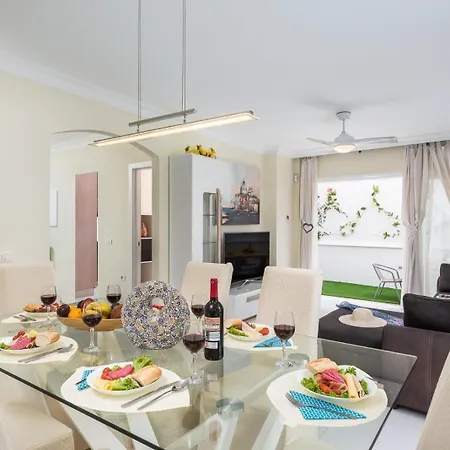 Villa Costa Adeje 아데제