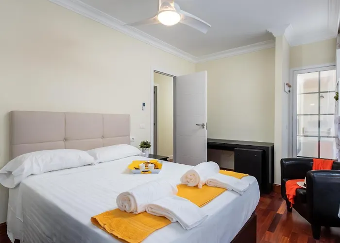 Villa Costa Adeje וילה *